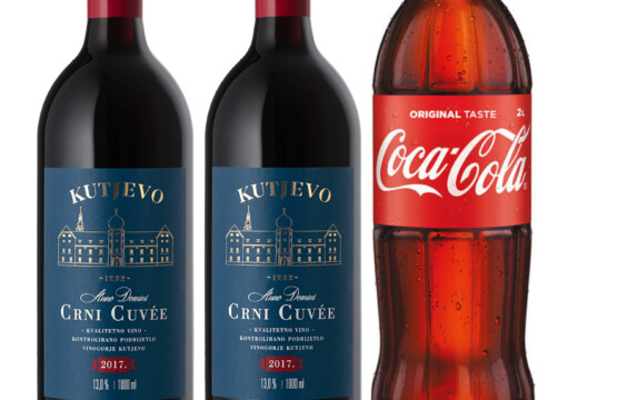 Kutjevo Crni Cuvee 1L X2 + Coca-Cola 2l Akcija! Adria Klik Najbrža dostava Namirnica, Vina, Craft piva, Delicije, Poklon paketi, brza dostava