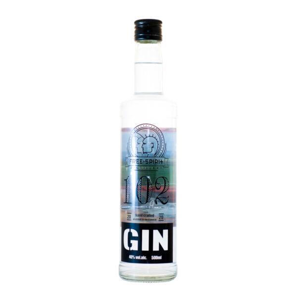 Gin 102 Free Spirit 0,5 l + 6 kom Tonic Free Spirit 0,195 l Međimurj Domaći Gin: Borovnica, korijander, kamilica, korijen Anđelike, korice naranče, limuna čine bogatu aromu kojoj ćete se rado vraćati! Žitni Destilat, voda Free Spirit Tonic Gazirano osvježavajuće bezalkoholno piće s dodatkom šečera #kupujmohrvatsko Naruči dostavu odmah ili zakaži narudžbu na željeni dan i vrijeme
