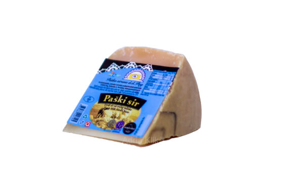 Ovčji Tvrdi Paški Sir 200 g. Paška Sirana Paška sirana je najstarija sirana na otoku Pag Pašku siranu možemo slobodno nazvati "majkom paškoga sira" jer jedina ima više od 70 godina tradicije proizvodnje paškog sira. World Cheese Awards-u 2016.  San Sebastian, Paški sir osvojio je Super Gold medalju i proglašen je Najboljim sirom Srednje i Istočne Europe! Iza Paškog sira stoji poseban pašnjak i posebno podneblje: ljekovito bilje skoreno od soli koju bure talože svakim refulom Naruči dostavu Paškog sira Ovčji Tvrdi Paški Sir 200 g. Paška Sirana Paška sirana je najstarija sirana na otoku Pag Pašku siranu možemo slobodno nazvati "majkom paškoga sira" jer jedina ima više od 70 godina tradicije proizvodnje paškog sira. World Cheese Awards-u 2016.  San Sebastian, Paški sir osvojio je Super Gold medalju i proglašen je Najboljim sirom Srednje i Istočne Europe! Iza Paškog sira stoji poseban pašnjak i posebno podneblje: ljekovito bilje skoreno od soli koju bure talože svakim refulom Naruči dostavu Paškog sira