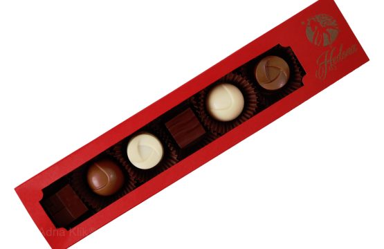 Hedona Artisan Chocolates - Hand made - Ručno rađeno Premium ručno rađene i punjene praline baš su uvijek dobar poklon! Darujte sebe, darujte voljene…premium Hedona Proizvedeno u Hrvatskoj . #kupujmohrvatsko Naruči sigurnu dostavu online Hedona Chocolateria, artisan and craft chocolate and pralines