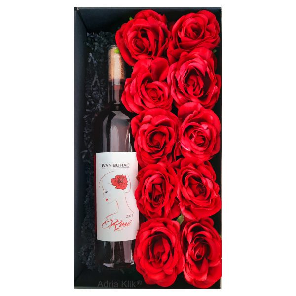 Vrhunski i unikatni Premium poklon paket, Vrhunsko vino i Artisan čokolada ručno rađeno 100% Hrvatski proizvod Poklon paket sadrži: Crvene Ruže svilene x 10 kom Poluslatki Rose 0,75l Buhač i Mat Crna kutija s prozorom i dekoracijom Poluslatki Rose naglašenih voćnih aroma crvenog voća kao što su maline, jagode Buhač Ilok ZOI Naruči dostavu poklona online vino i ruže